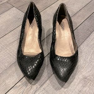 Moda Reflex Black wedge heels